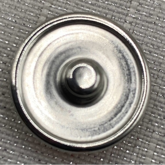 KEEP CALM AND CARRY CHOCOLATE - Snap Button Charm - 18mm/20mm - Picture 2 of 2